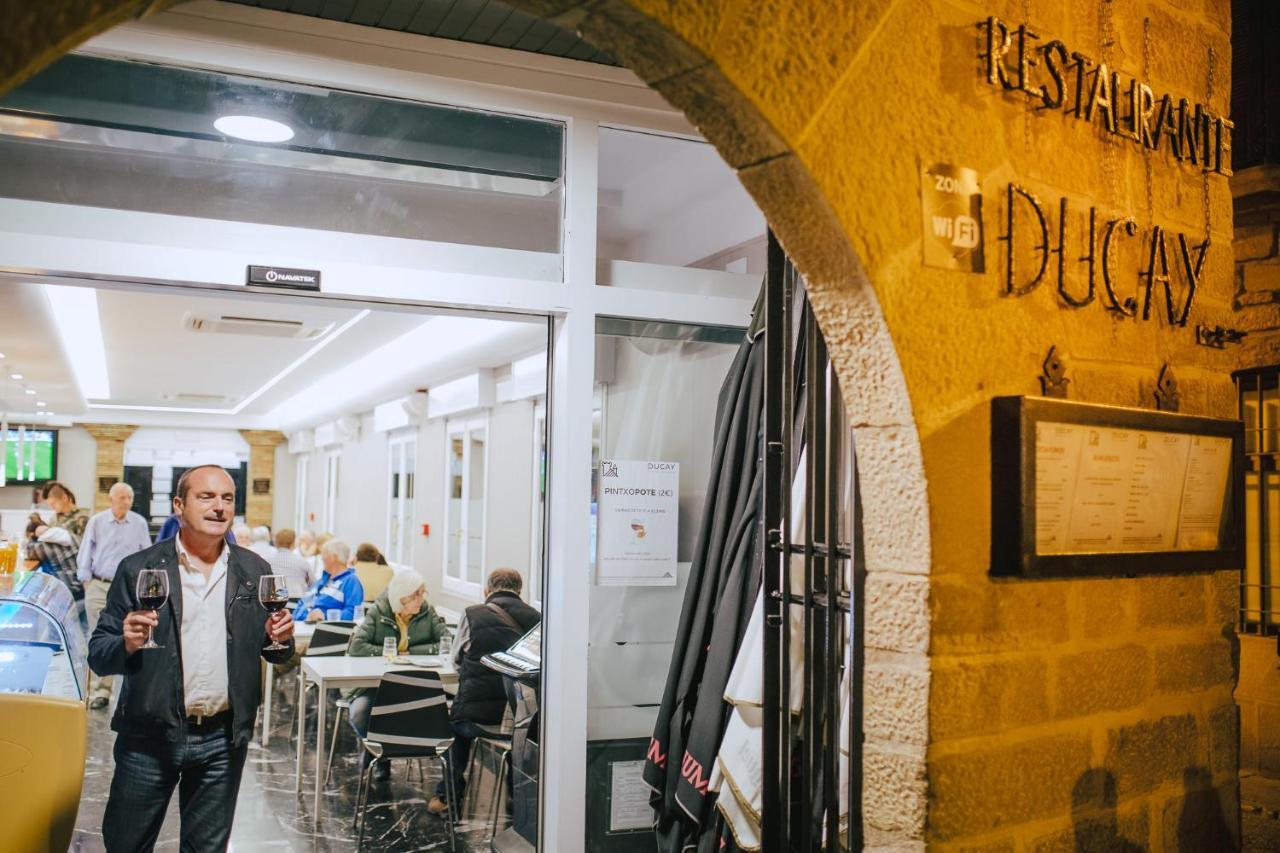 Hotel&Bar Ducay Olite Exterior foto